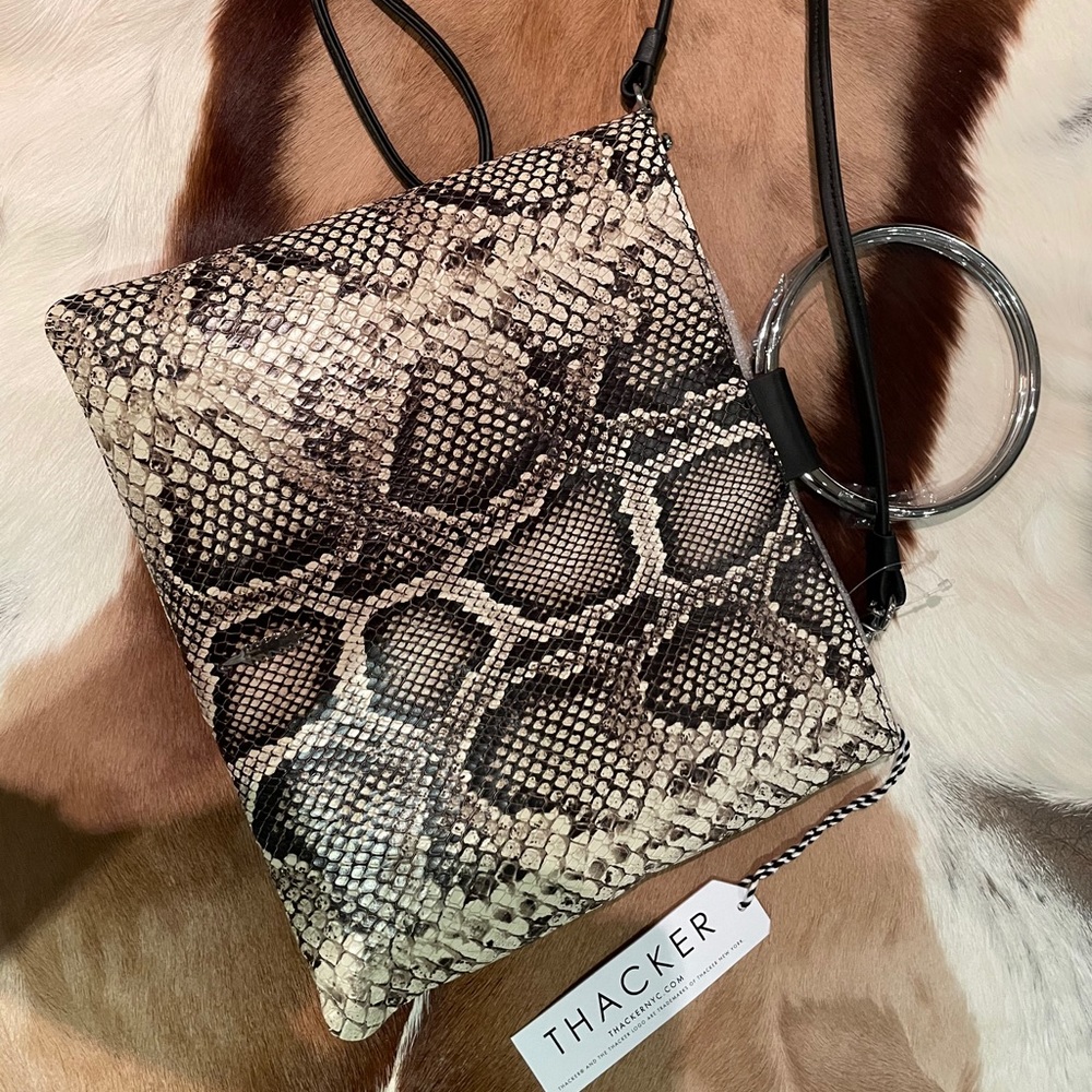 Le Pouch-python